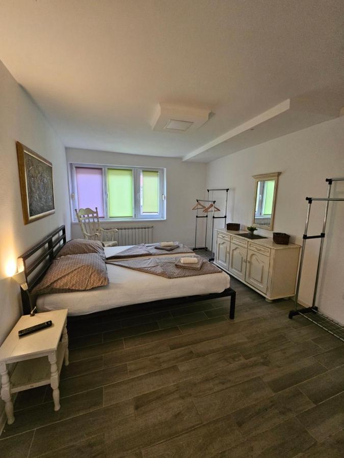 Nana Apartment Oldtown ซาราเยโว ภายนอก รูปภาพ